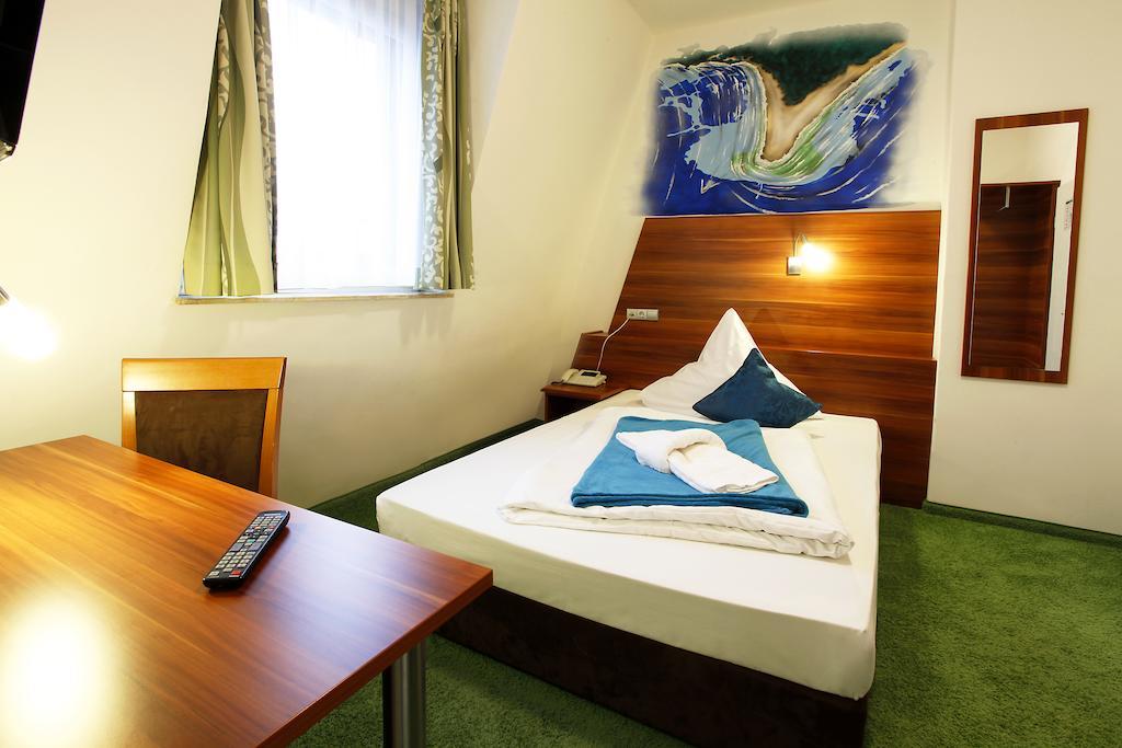 Warsteinerhof By Centro Comfort Köln Zimmer foto